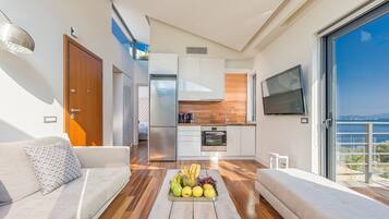 Villa de lujo, 3 habitaciones (Fallon) | Cocina compartida | Refrigerador con congelador, microondas, horno y parrilla de estufa