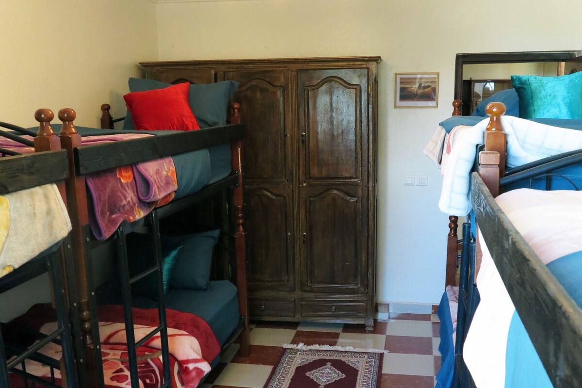 Sovsal (1 bed in an 8 persons shared room) | Extrasängar