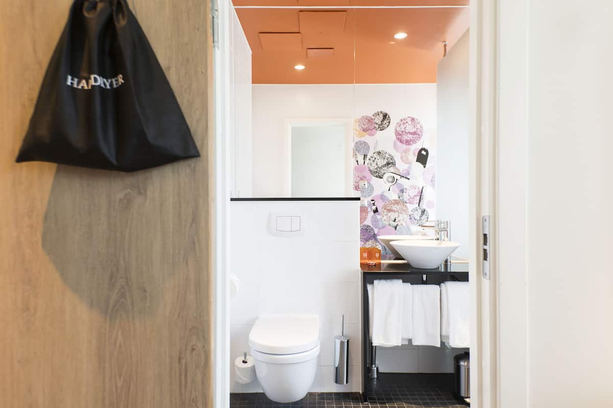 shower, rainfall showerhead, eco-friendly toiletries, hair dryer