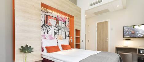 Stylish Double Room | 客房内保险箱、办公桌、遮光窗帘、免费婴儿床