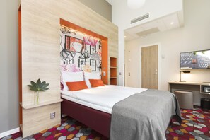 Stylish Double Room | In-room safe, desk, blackout drapes, free cribs/infant beds - Motel L Älvsjö (Älvsjö)