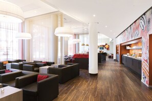 Daily continental breakfast (SEK 125 per person) - Motel L Älvsjö (Älvsjö)