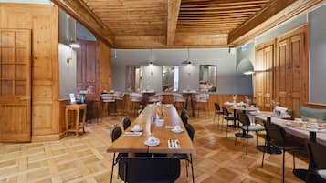 Daily buffet breakfast (CHF 15 per person)