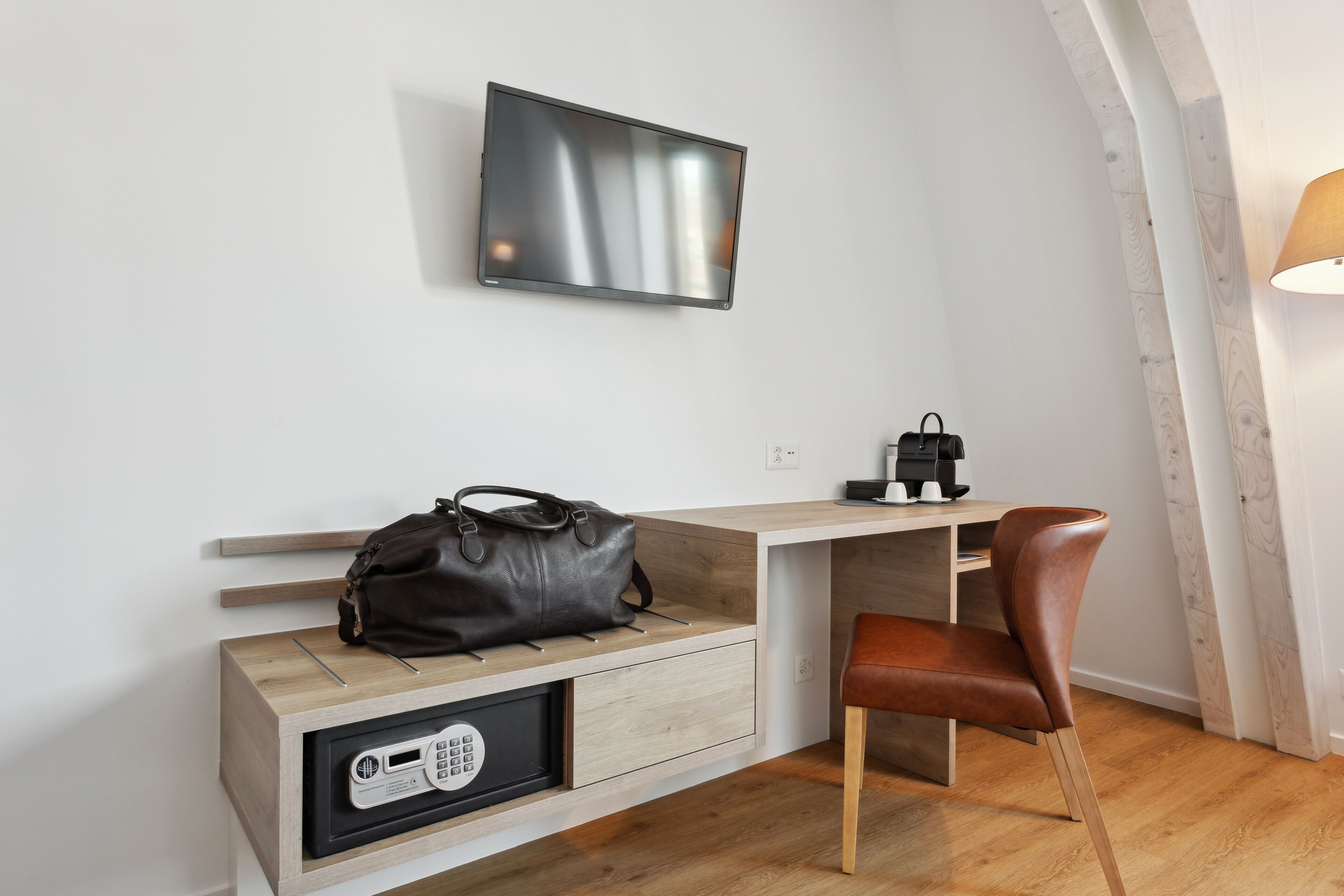 signature room | 1 bedroom, in-room safe, individually decorated, individually furnished