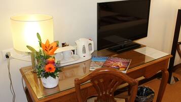 Select Comfort beds, in-room safe, desk, soundproofing