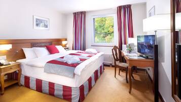 Select Comfort beds, in-room safe, desk, soundproofing