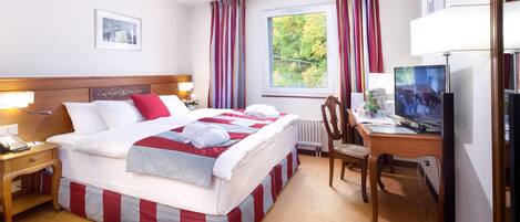 Select Comfort beds, in-room safe, desk, soundproofing