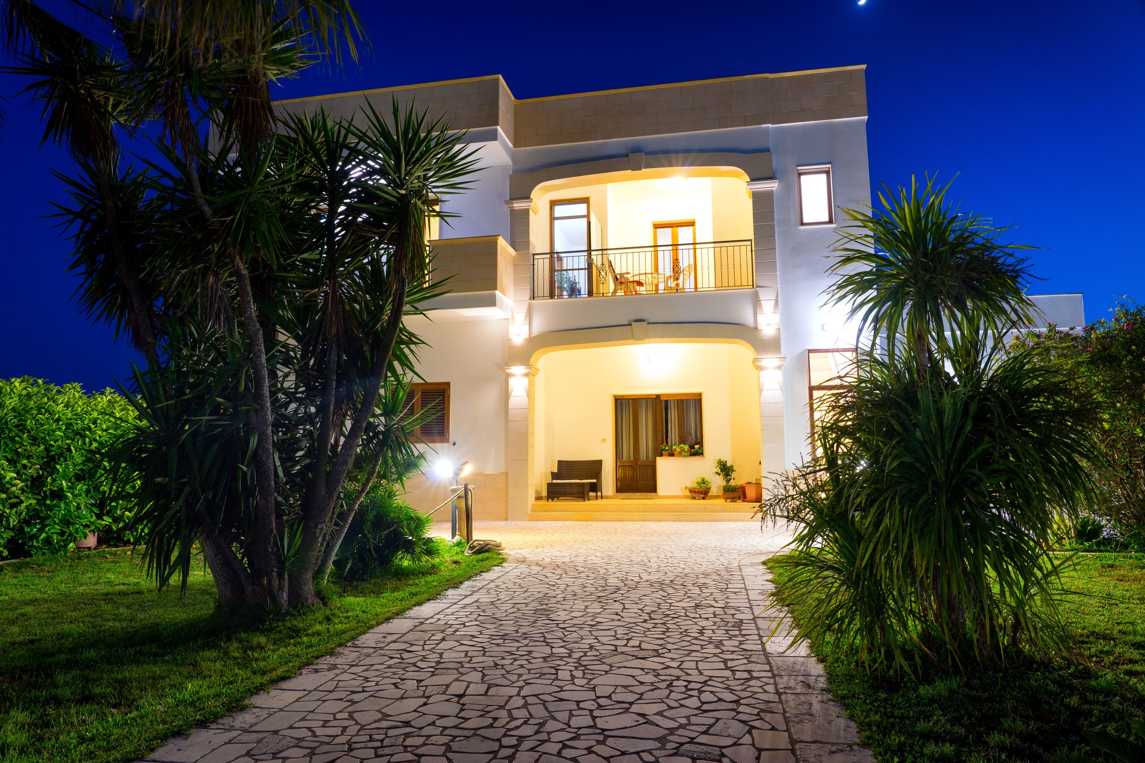 Vista frontal de la propiedad