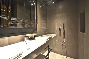 Design-Doppelzimmer, 1 King-Bett | Badezimmer