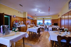 Daily buffet breakfast (EUR 9 per person)