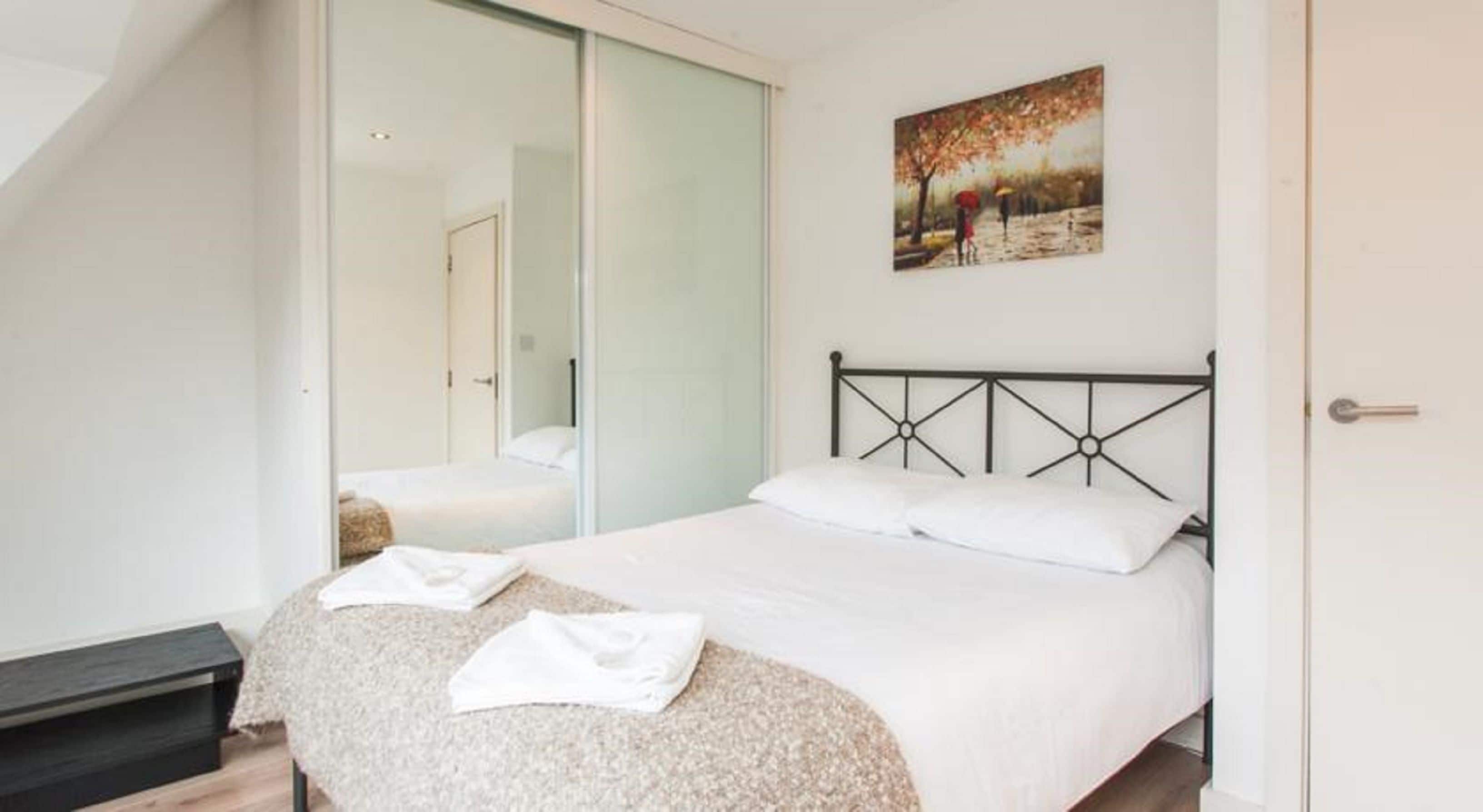 Classic Apartment, 1 Bedroom, Private Bathroom, City View