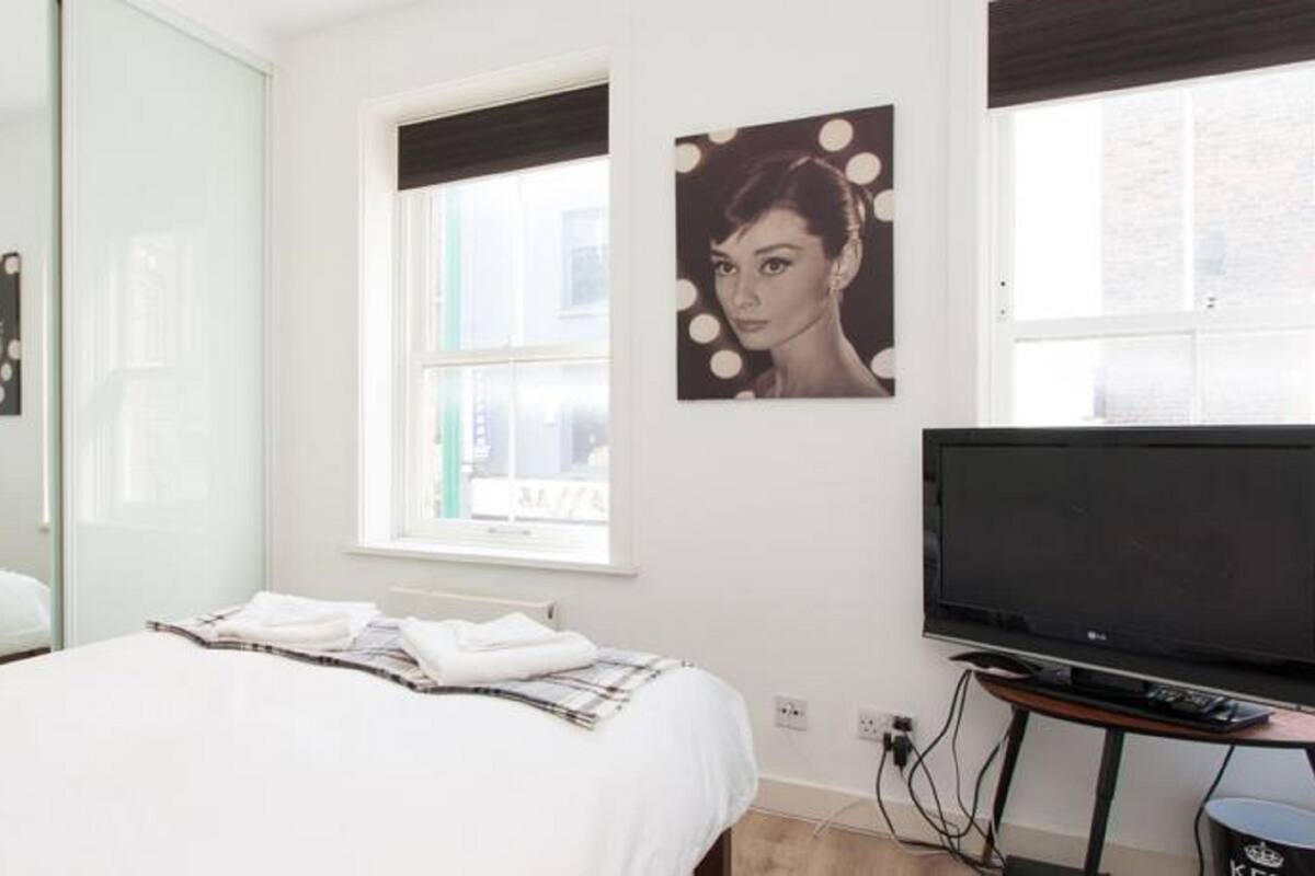 Luxury Apartment, 1 Bedroom, Private Bathroom, City View