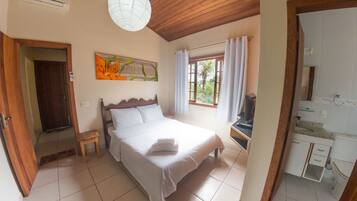 Superior-huone, 1 parisänky | Minibaari, kannettavalle tietokoneelle sopiva työtila, ilmainen Wi-Fi