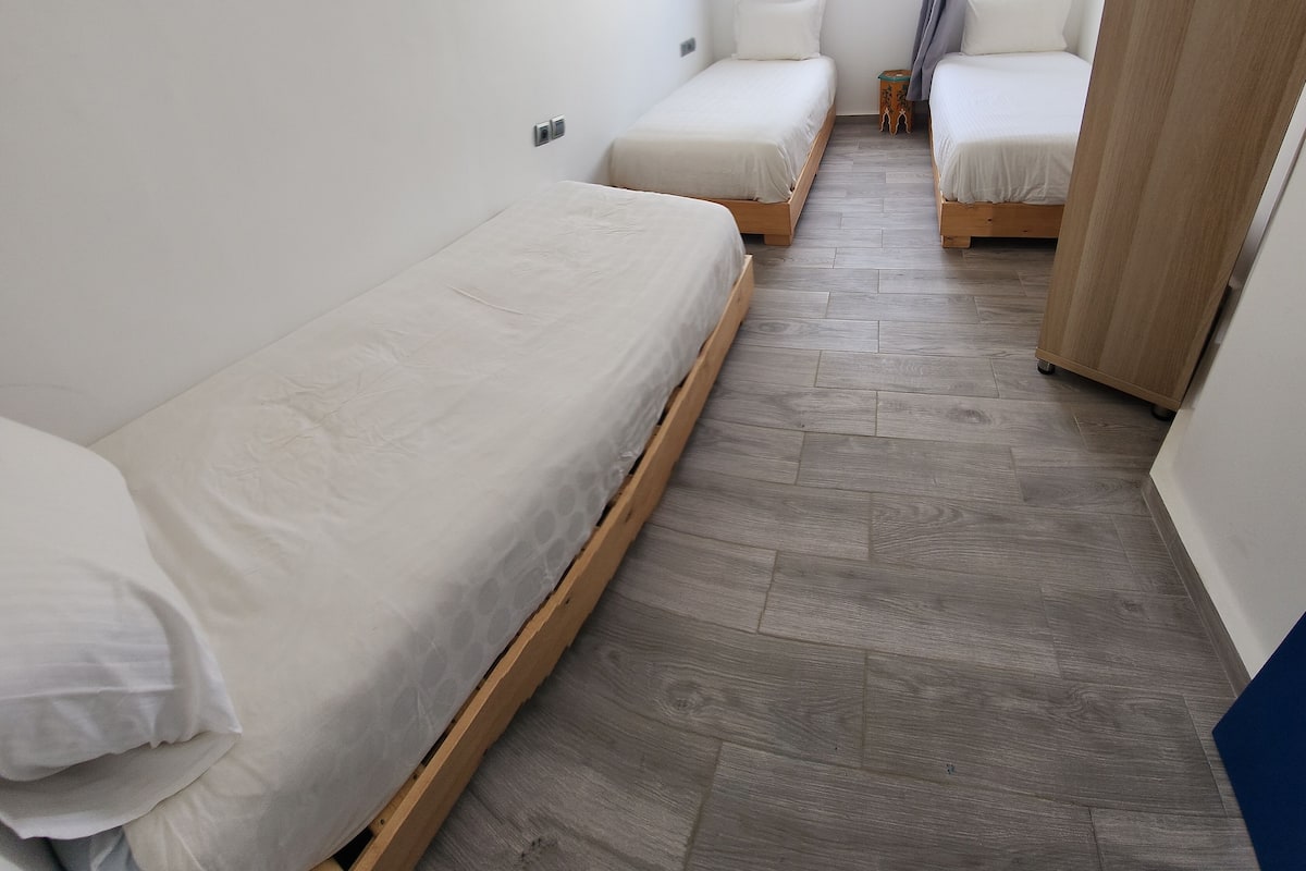 Premium bedding, in-room safe, iron/ironing board, free WiFi
