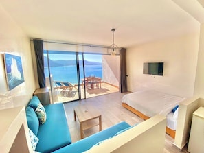 Luxury Suite, Ocean View | Bathroom