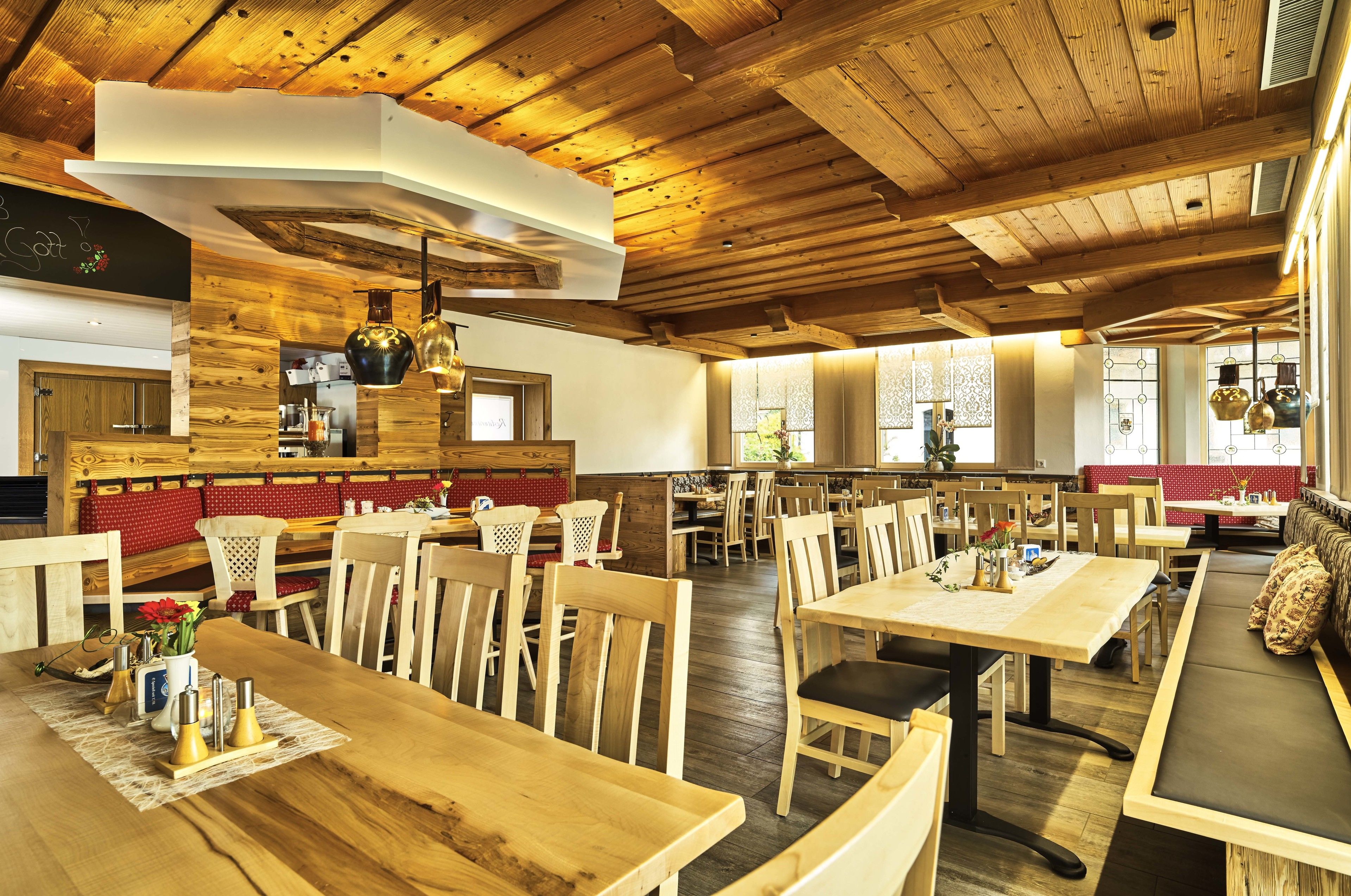 lunch and dinner served, regional cuisine