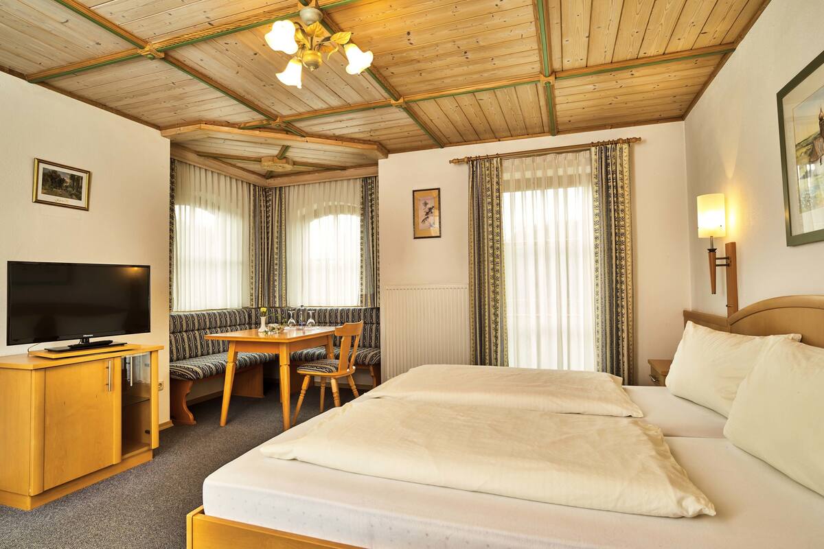 comfort double room (landhotel) | free wifi, bed sheets