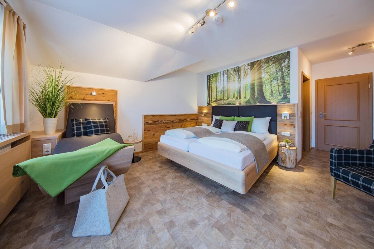 deluxe studio suite | free wifi, bed sheets