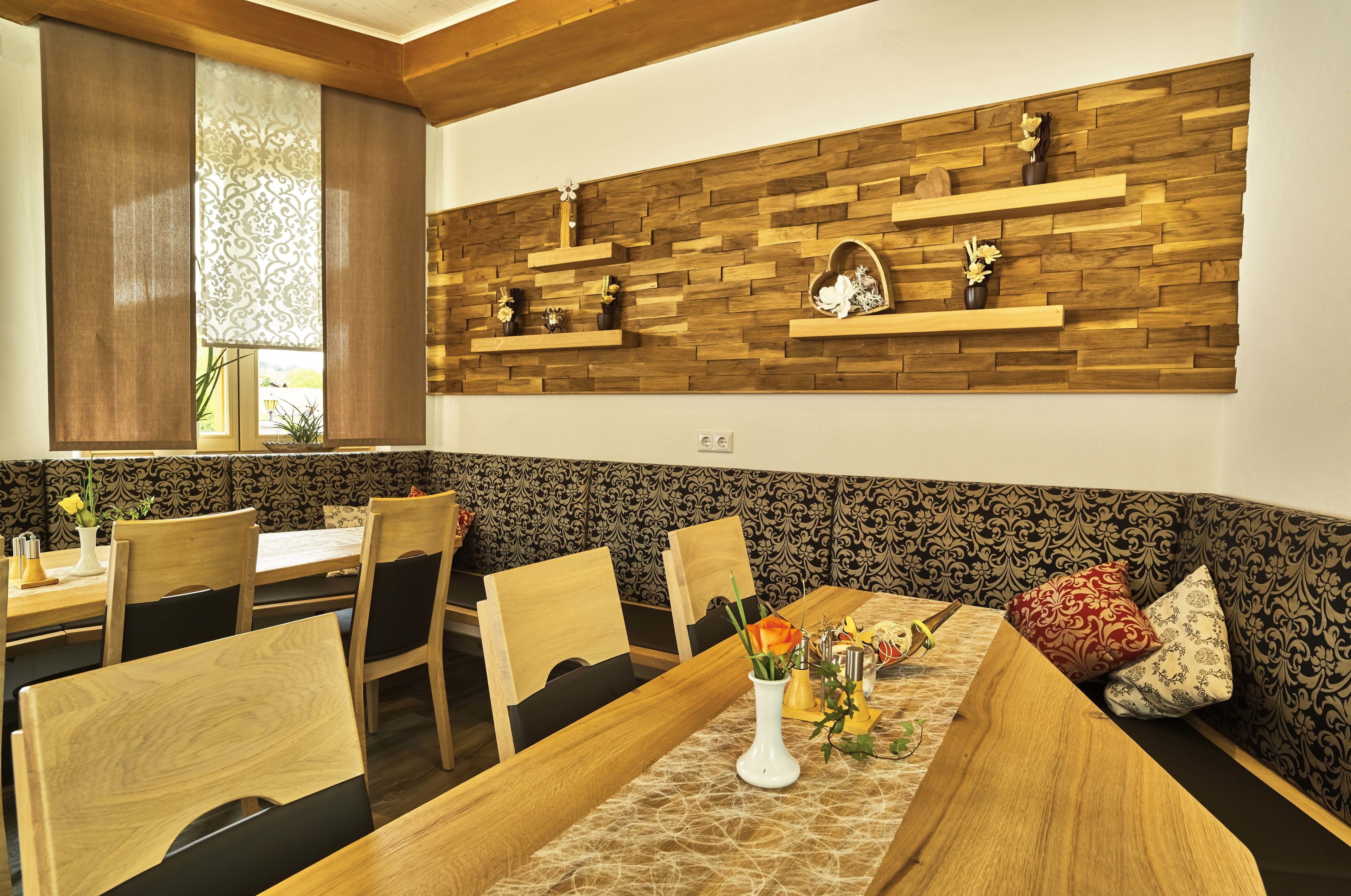 lunch and dinner served, regional cuisine