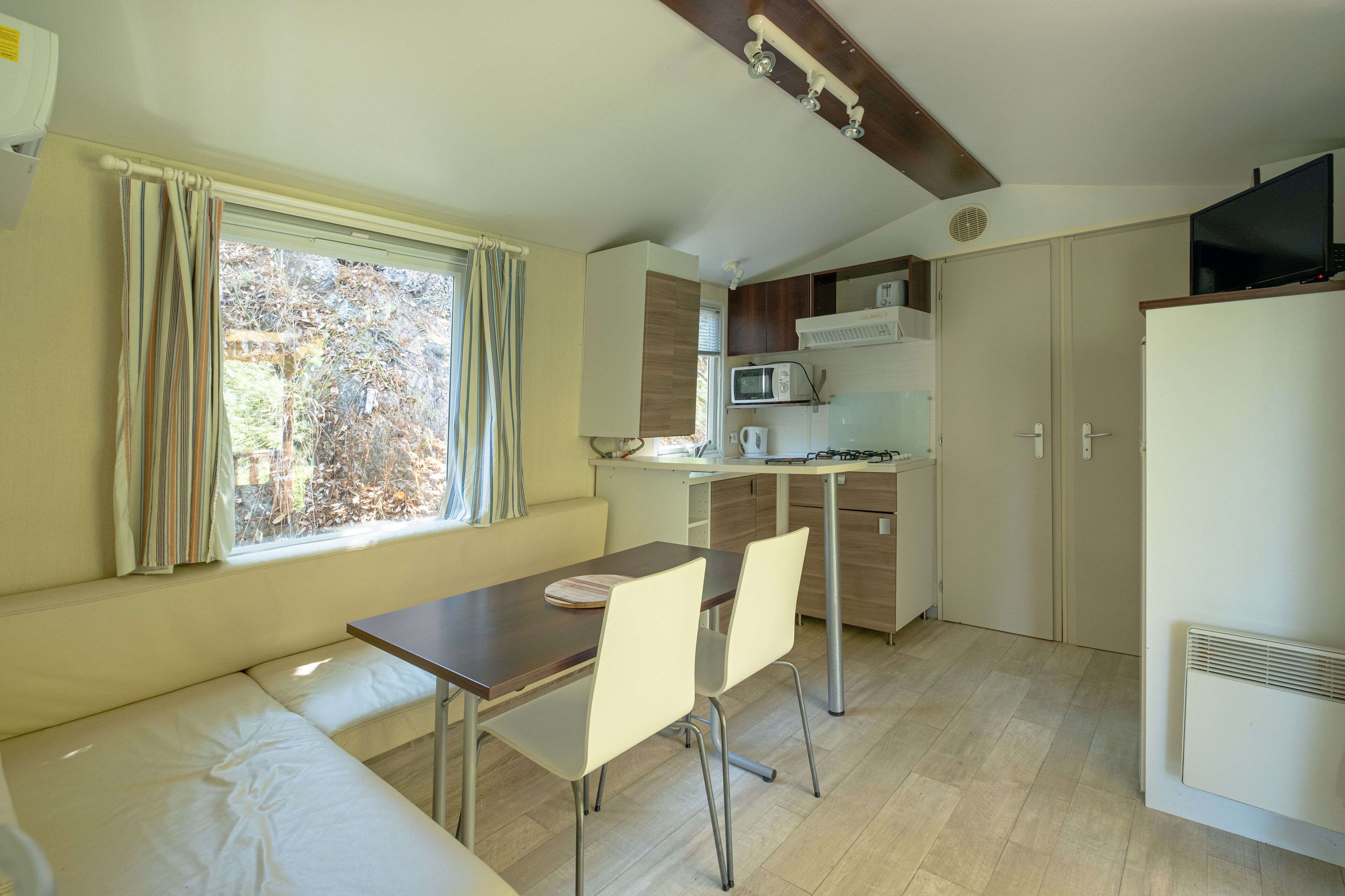 Panoramic Mobile Home, 2 Bedrooms (Restanque) | Private kitchen | Fridge, microwave, coffee/tea maker, electric kettle