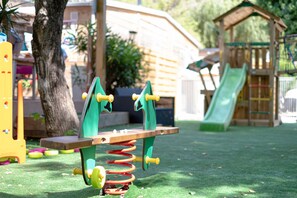 Außen-Kinderspielplatz
