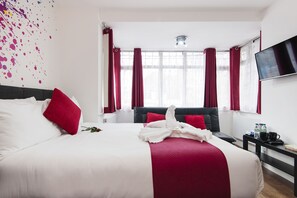 Iron/ironing board, free WiFi, bed sheets