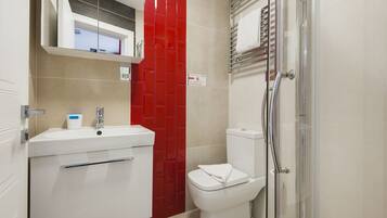 Habitació individual Deluxe, 1 llit doble | Bany | Articles de tocador gratuïts i tovalloles