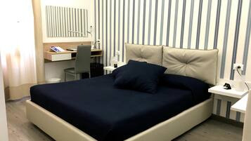 Minibar, una cassaforte in camera, una scrivania, postazione laptop