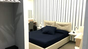 Minibar, una cassaforte in camera, una scrivania, postazione laptop