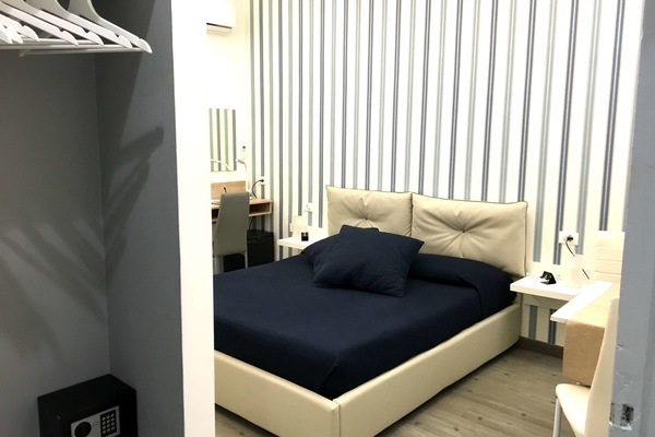 Minibar, in-room safe, desk, laptop workspace