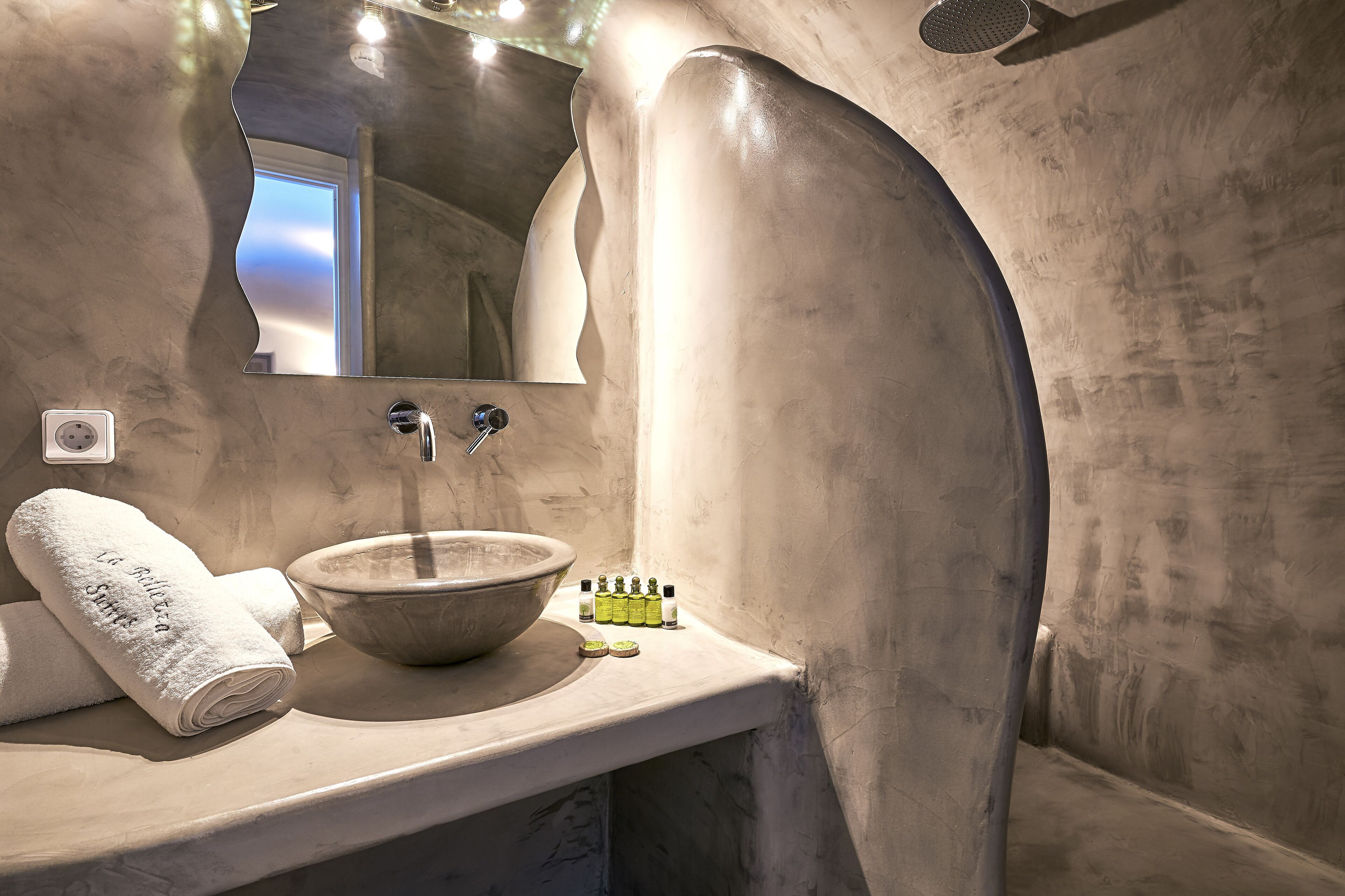 family duplex, 2 bedrooms, jetted tub, pool view (kamari) | bathroom | shower, rainfall showerhead, free toiletries, hair dryer