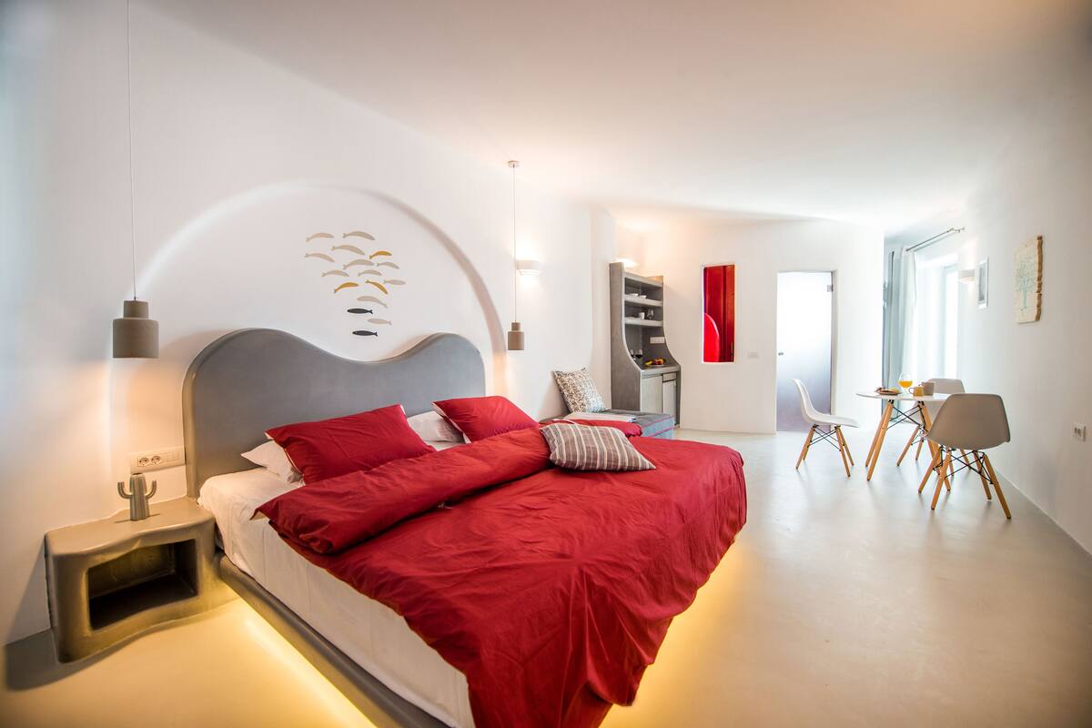 Suite de luna de miel, hidromasaje, vista a la alberca | Ropa de cama de alta calidad y minibar 