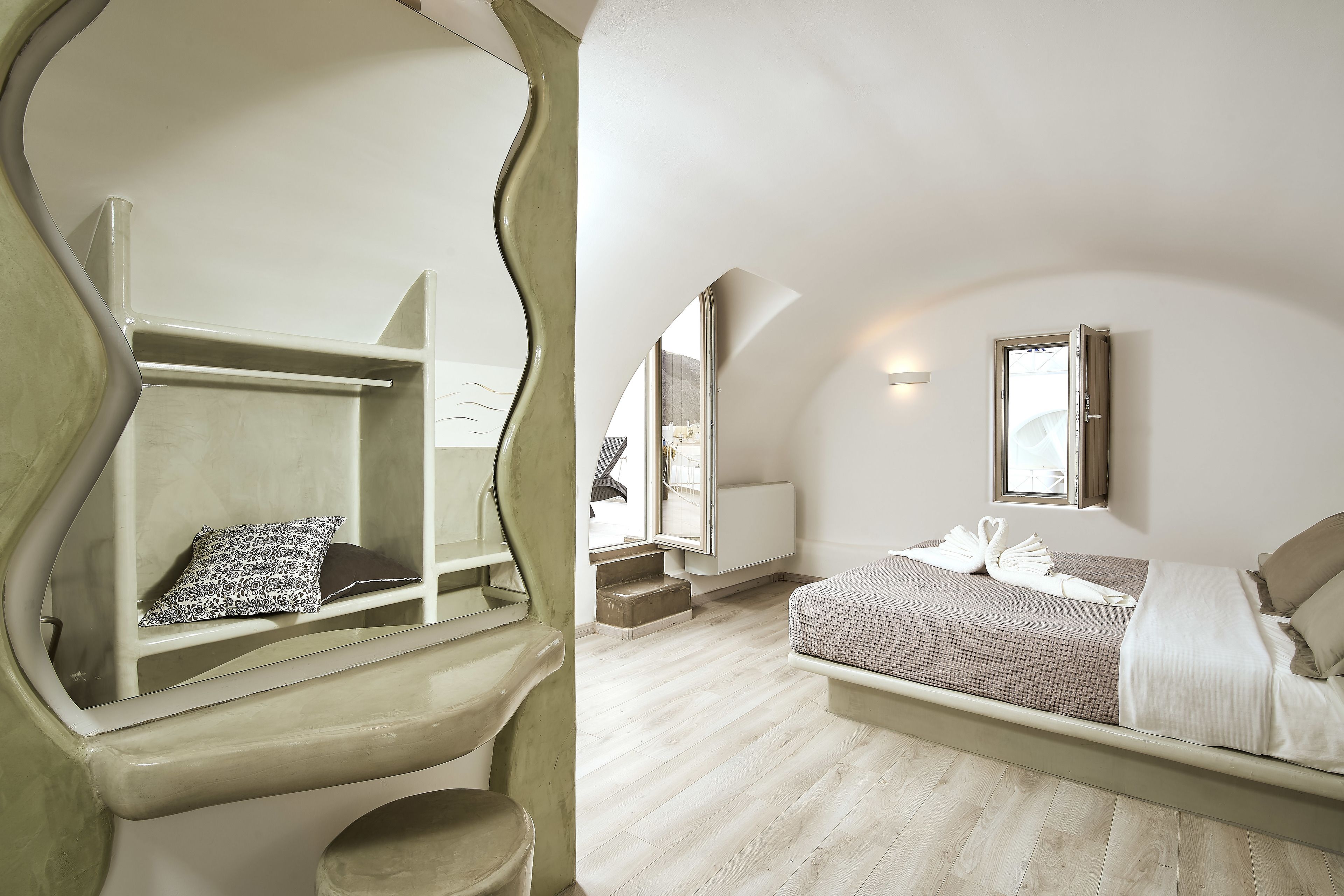 family duplex, 2 bedrooms, jetted tub, pool view (kamari) | 1 bedroom, premium bedding, minibar, in-room safe