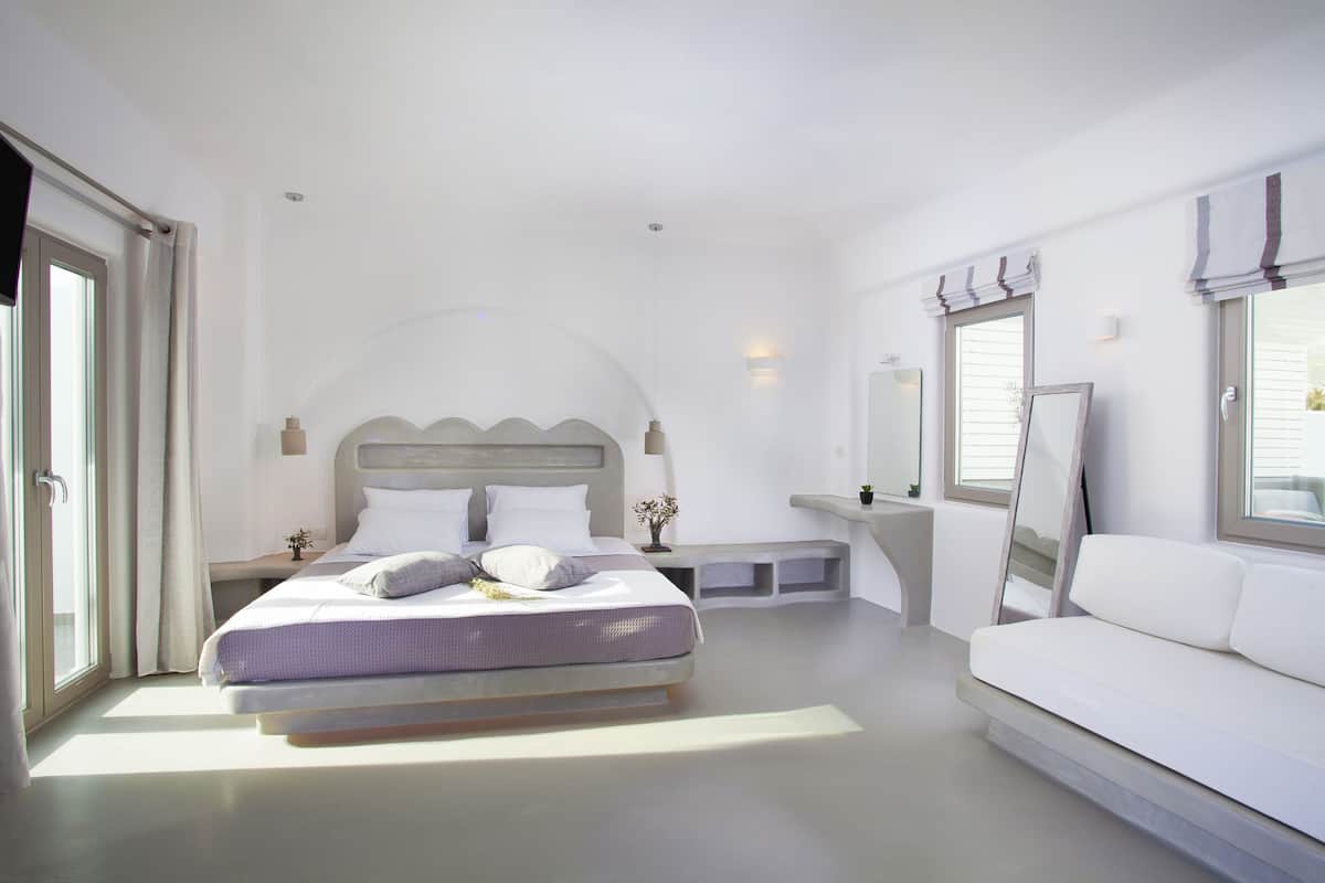 family duplex, 2 bedrooms, jetted tub, pool view (kamari) | 1 bedroom, premium bedding, minibar, in-room safe