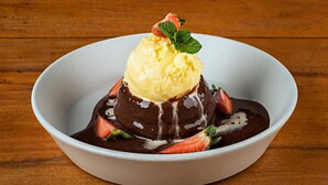 A dessert in a bowl. - Pousada Pé na Terra (Brotas)