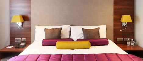 Deluxe Double Room | In-room safe, desk, laptop workspace, soundproofing