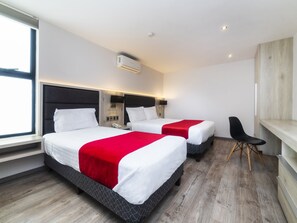 Standard Triple Room, Multiple Beds | Down duvets, Select Comfort beds, desk, laptop workspace - Hotel Nube, Puebla Centro (Puebla)
