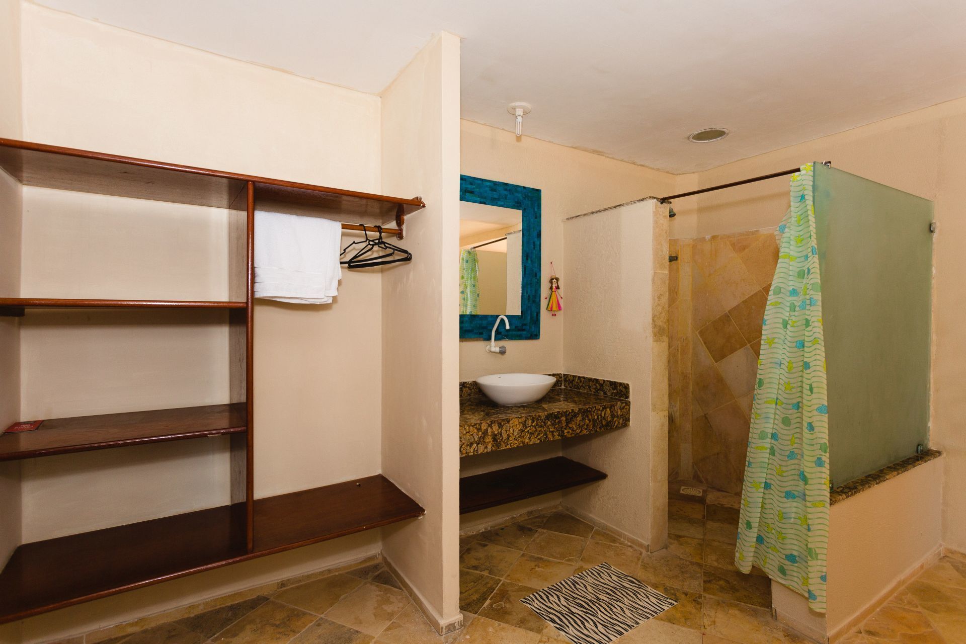 Loft standard, 1 quarto | Pia do banheiro