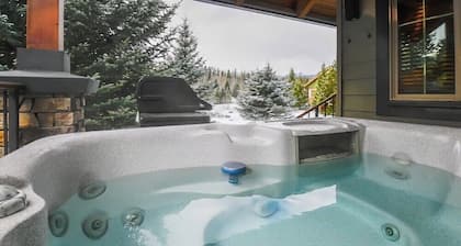 Pinnacle Ridge Chalets by Fernie Lodging