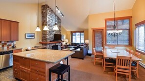Pinnacle Ridge Chalet 47-101 | Living area | Flat-screen TV, fireplace