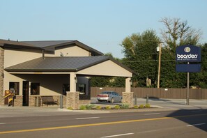 Exterior - Boarders Inn & Suites by Cobblestone Hotels - Syracuse (Syracuse)