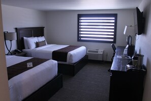 Room, 2 Queen Beds, Non Smoking (upstairs) - Boarders Inn & Suites by Cobblestone Hotels - Syracuse (Syracuse)