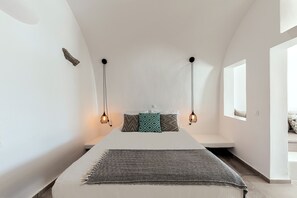 Honeymoon Villa | Individually decorated, individually furnished, soundproofing - Just Blue (Santorini)