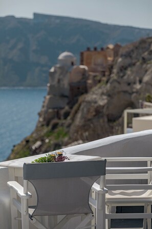 Just Blue House Dome Terrace Volcano View | Terrace/patio - Just Blue (Santorini)