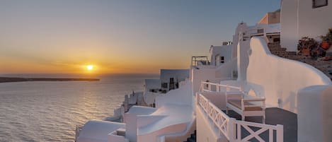 Earth House Volcano View | Terrace/patio