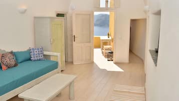 Deluxe Studio (Wind House) | Living area | 31-inch flat-screen TV with satellite channels, plasma TV