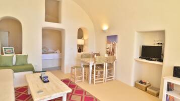 House, 2 Bedrooms (Earth) | Living area | 31-inch flat-screen TV with satellite channels, plasma TV