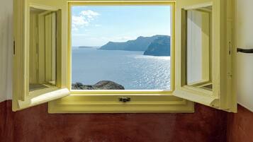 Wind House Volcano View | Private kitchen | Full-size fridge, oven, stovetop, coffee/tea maker