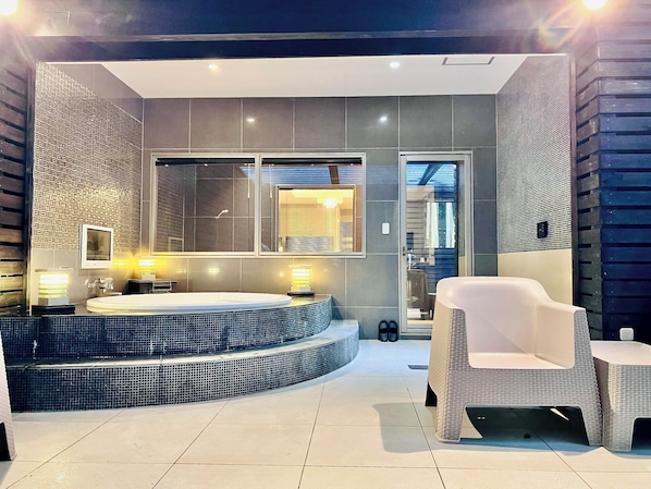 Twin Room, 2 Twin Beds, Non Smoking | Bathroom | Separate tub and shower, free toiletries, hair dryer, slippers - Hotel Square FujiGiotenba (Gotemba)