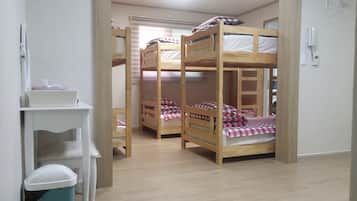 Shared Dormitory, Men only (6 persons) | Free WiFi